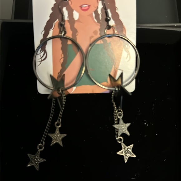 Great Deal Gorgeous Earrings - Picture 2 of 4